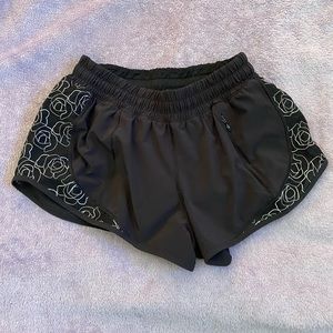 Lululemon lucent ice queen short size 6